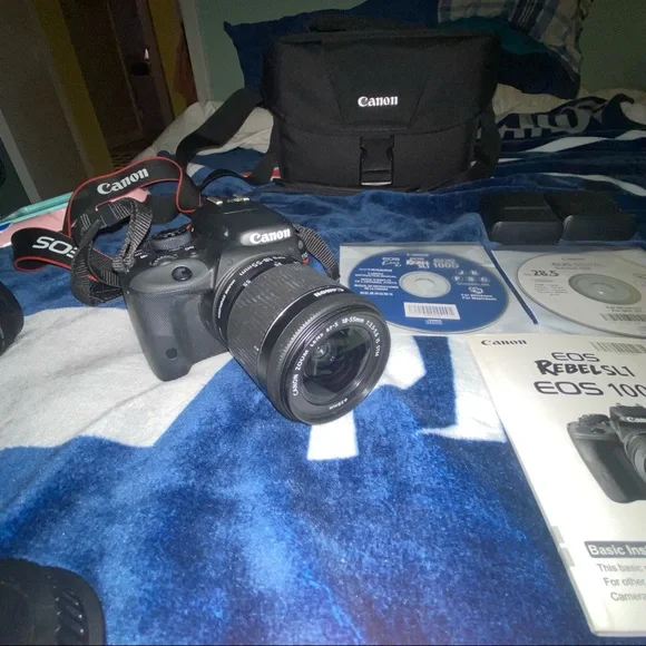 Canon Rebel SL1 kit w/ 24 megapixel, 2 options of the lenses, 2 chargers